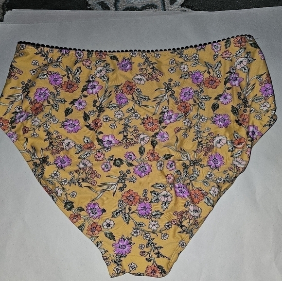 Time & Tru Gold Flowery 2pc Swim Suit  size L 12-14   "V" - Picture 3 of 7